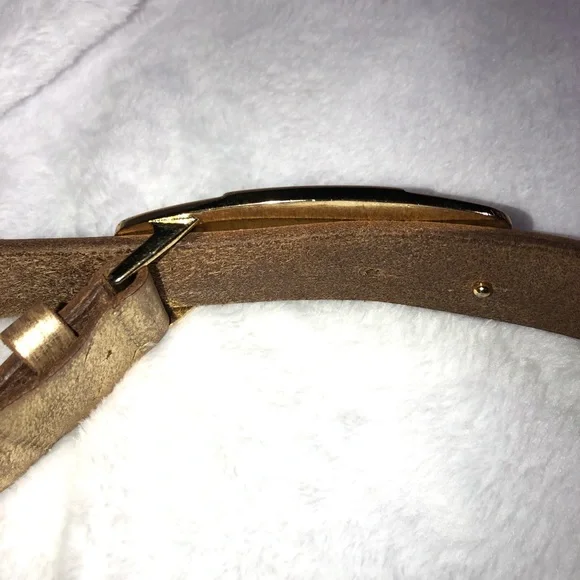 GUESS VINTAGE GOLD BELT SZ medium - Picture 8 of 9